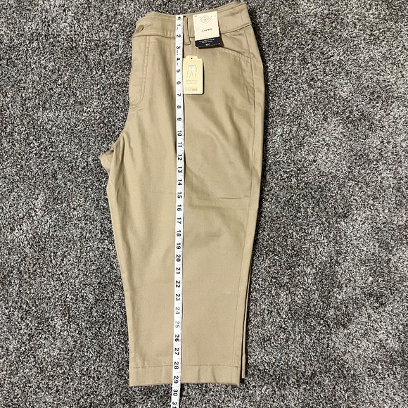 St John's Bay Women’s Capris, mid rise, slender fit, size 14, new with tags - Picture 14 of 15